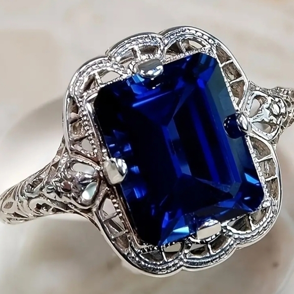 Princess cut blue simulated zircon ring - Picture 1 of 4